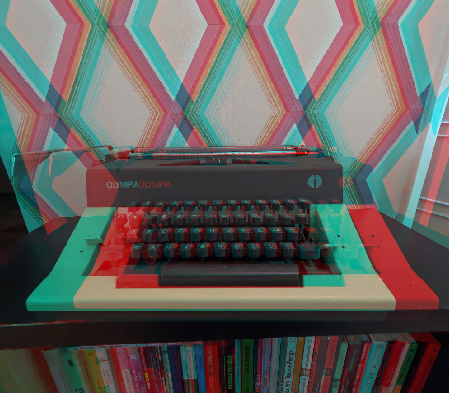 Anaglifo vermelho-ciano de uma máquina de escrever